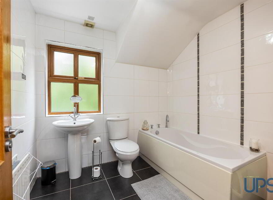 28 Old Golf Course Park, Dunmurry, Belfast, BT17 0FH