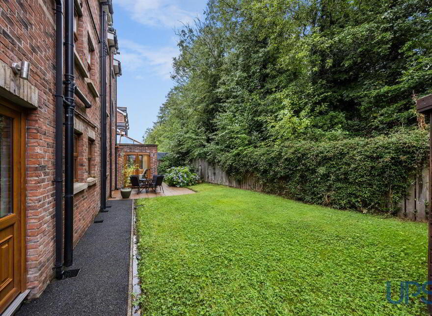 28 Old Golf Course Park, Dunmurry, Belfast, BT17 0FH