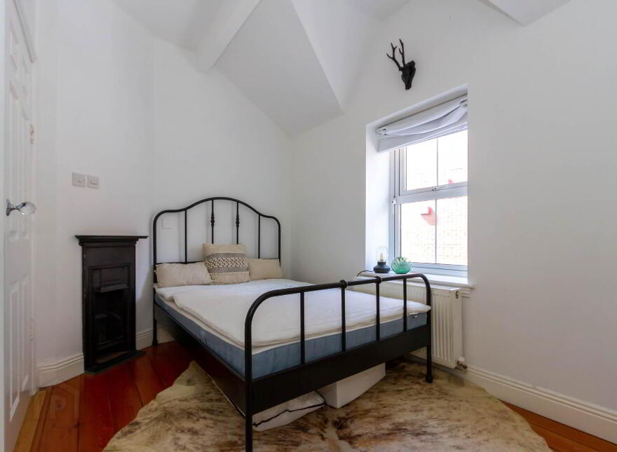 8 Eastmoreland Lane, Dublin, D04W0H1