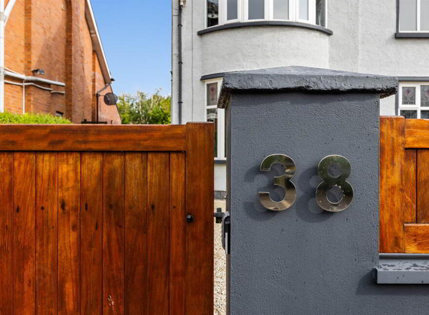 38 Cabin Hill Gardens, Belfast, BT5 7AQ