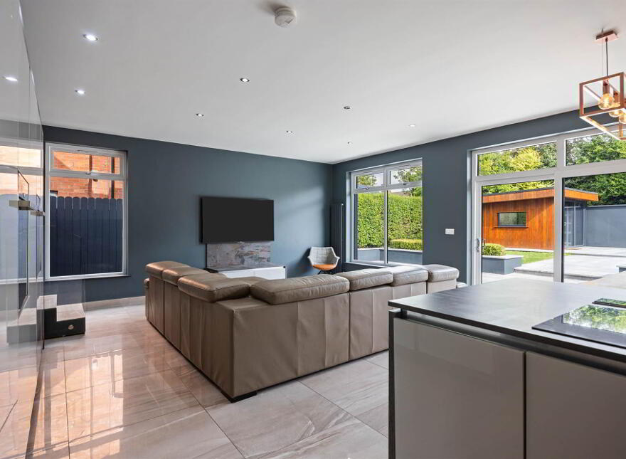38 Cabin Hill Gardens, Belfast, BT5 7AQ
