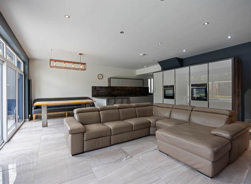 38 Cabin Hill Gardens, Belfast, BT5 7AQ