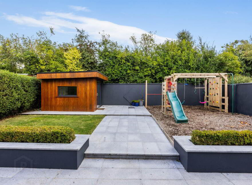 38 Cabin Hill Gardens, Belfast, BT5 7AQ