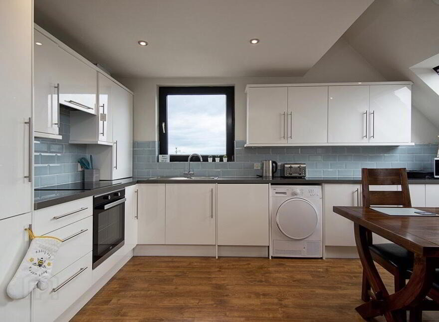 33 Balmoral Court, Belfast, BT9 7GR