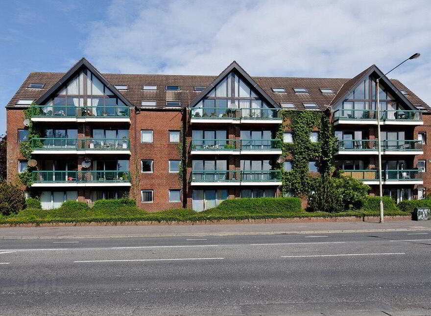 33 Balmoral Court, Belfast, BT9 7GR