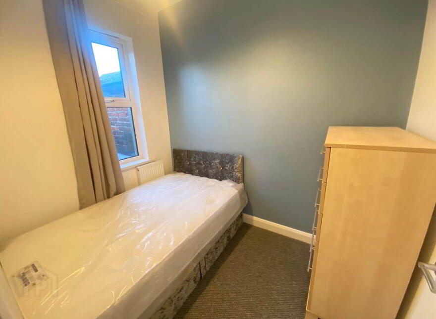 34 Avondale Street, Belfast, BT5 5DB
