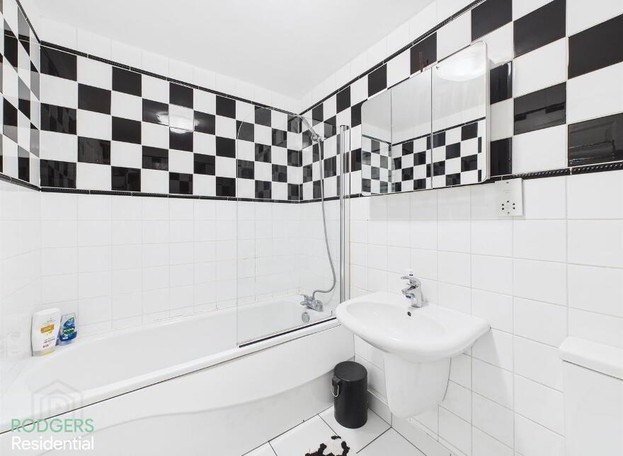 Apt 3, Byron Court, Kinnegar Road, Holywood, BT18 9JN