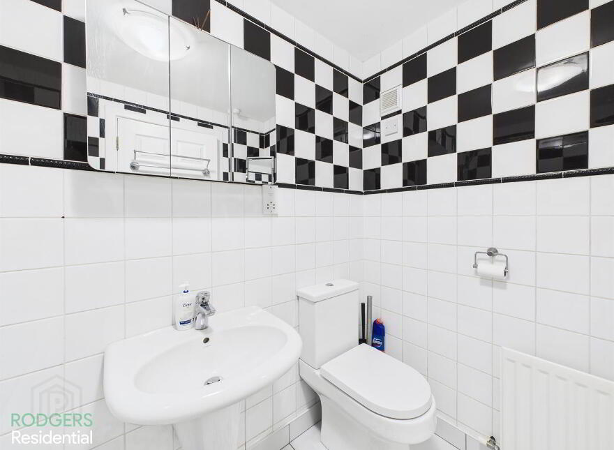 Apt 3, Byron Court, Kinnegar Road, Holywood, BT18 9JN