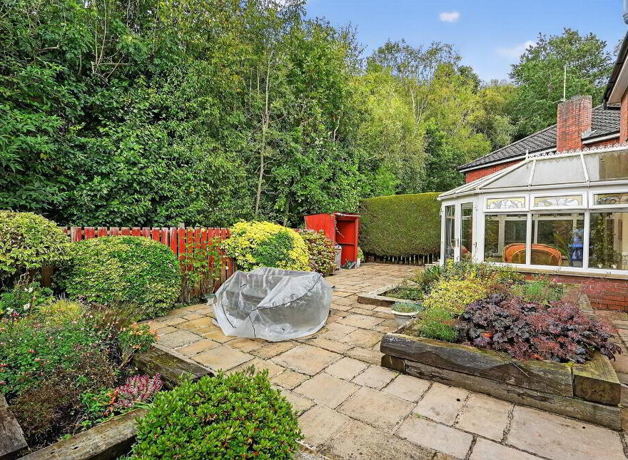 14 Beechlawn Avenue, Dunmurry, Belfast, BT17 9NL