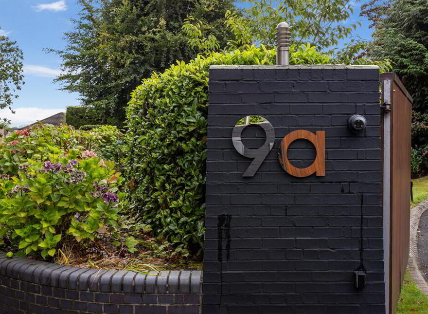 9a Notting Hill, Belfast, BT9 5NS