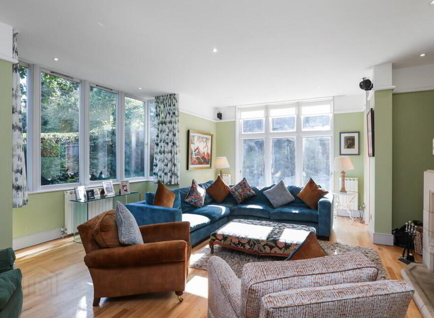 9a Notting Hill, Belfast, BT9 5NS