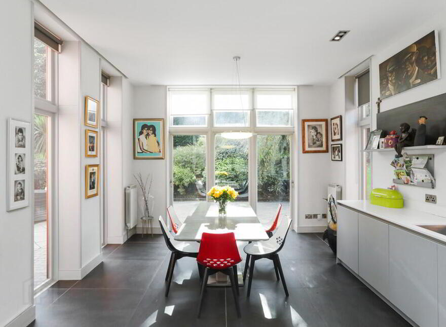 9a Notting Hill, Belfast, BT9 5NS