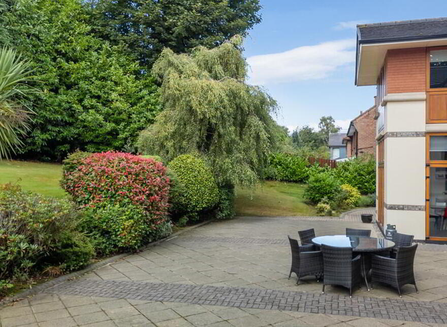 9a Notting Hill, Belfast, BT9 5NS
