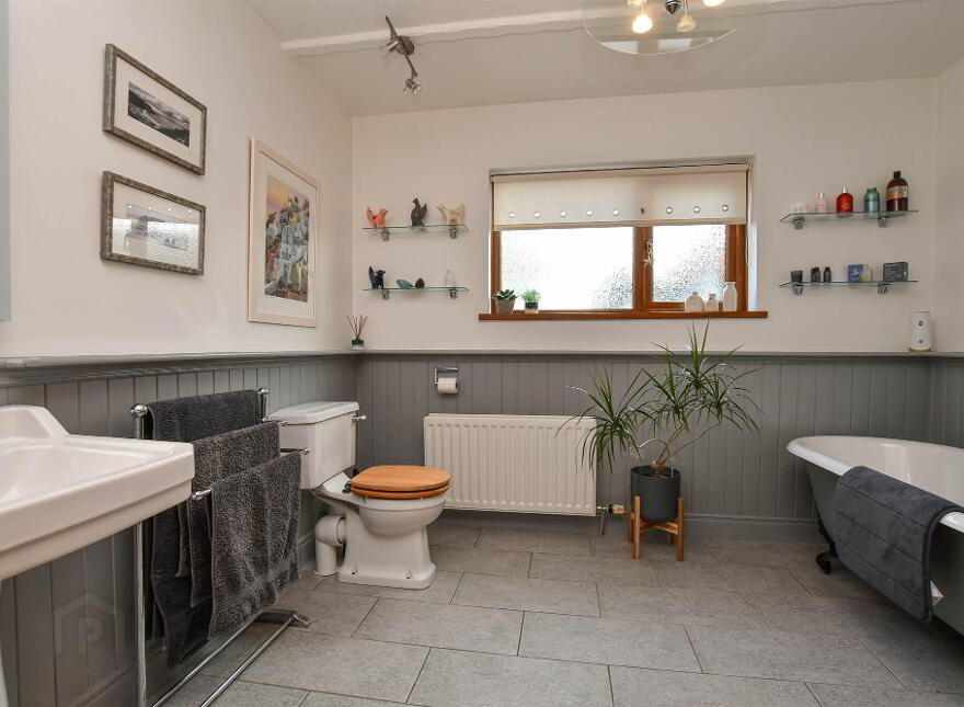 42 Old Course Road, Downpatrick, BT30 8BD