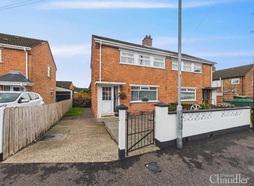 22 Grays Park Gardens, Belfast, BT8 7QG photo