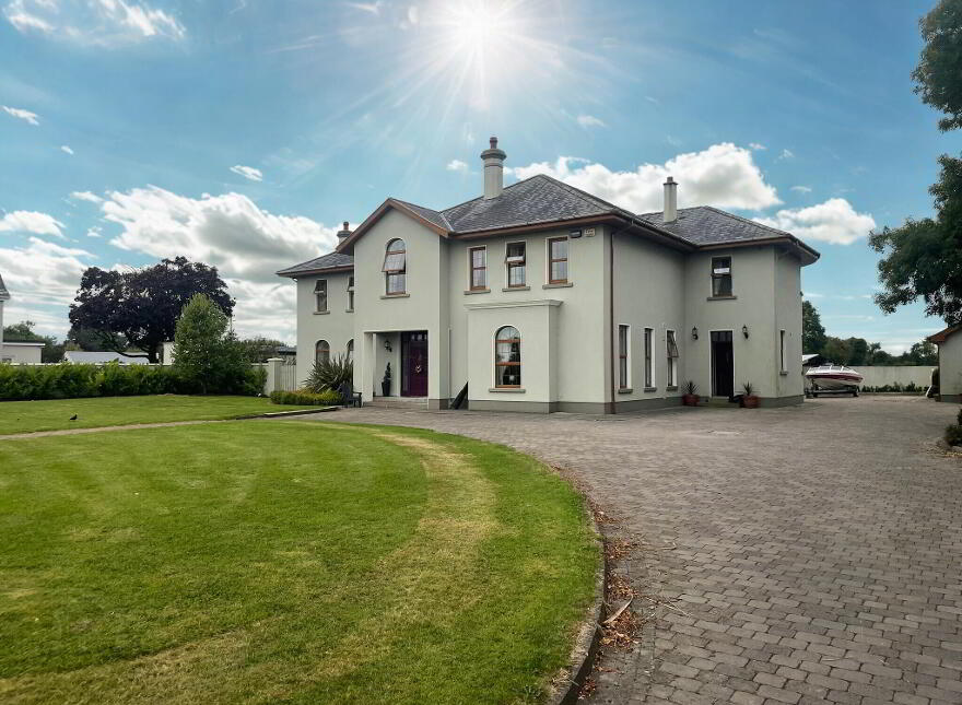 Golf Links Road, Roscommon Town, F42E263