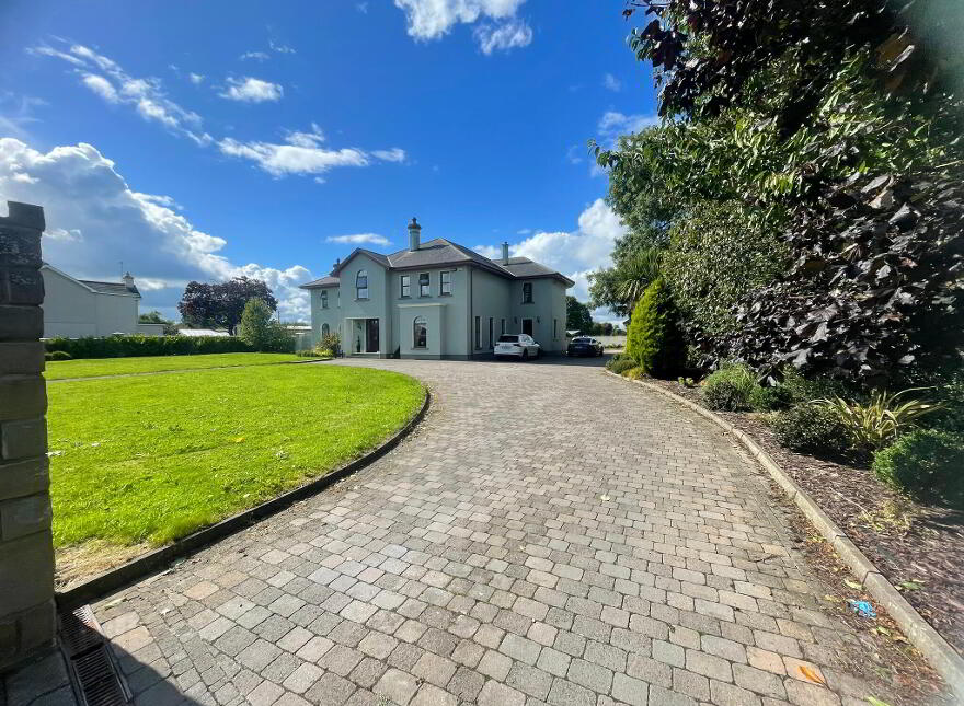 Golf Links Road, Roscommon Town, F42E263 photo