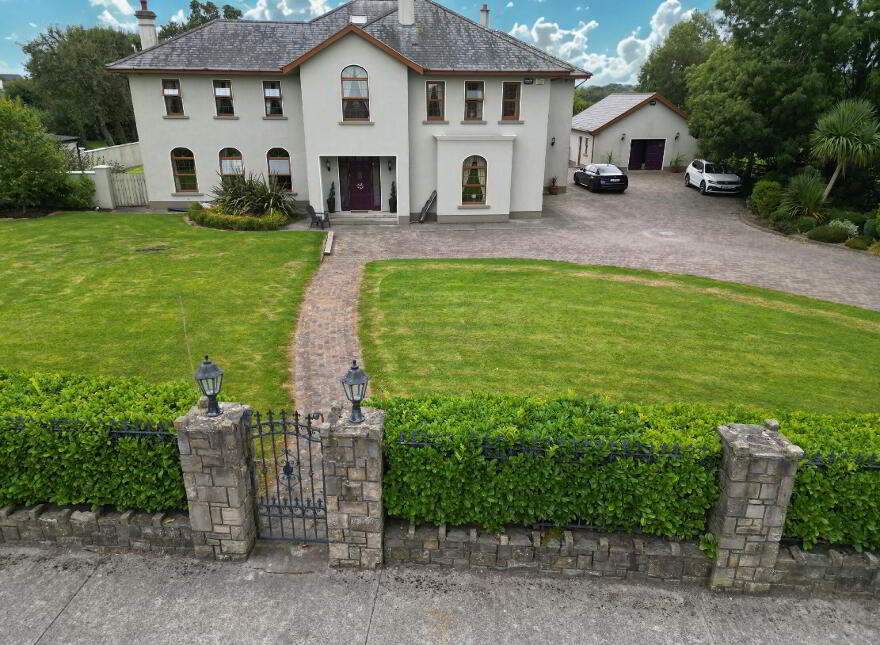 Golf Links Road, Roscommon Town, F42E263