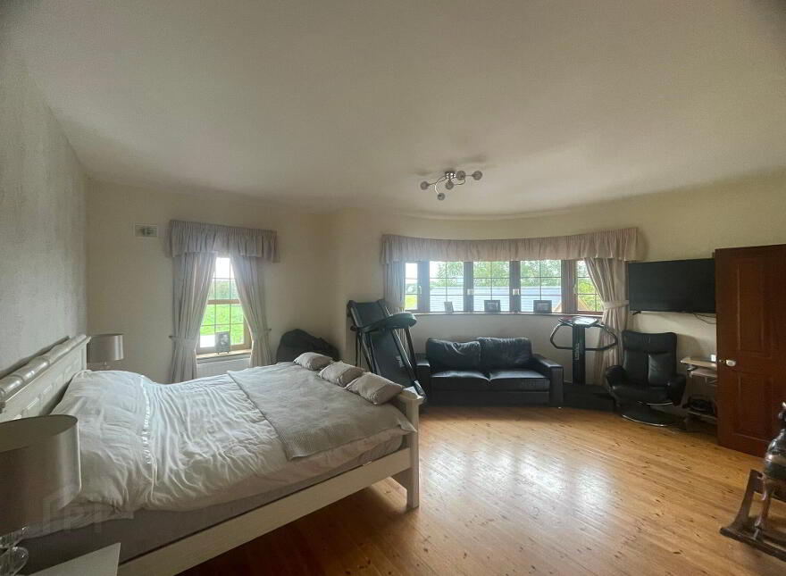 Golf Links Road, Roscommon Town, F42E263