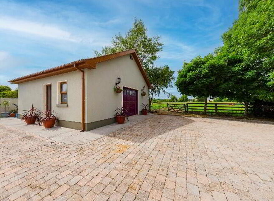 Golf Links Road, Roscommon Town, F42E263