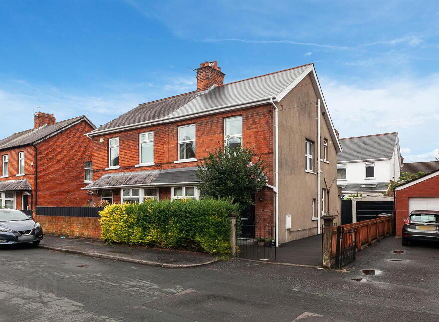23 Ebrington Gardens, Belfast, BT4 3BY