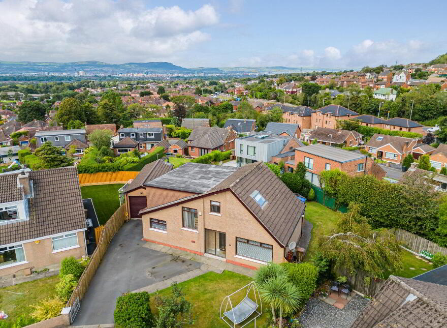 4 Glenhugh Crescent, Belfast, BT8 7PG