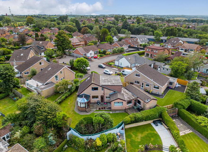 4 Glenhugh Crescent, Belfast, BT8 7PG
