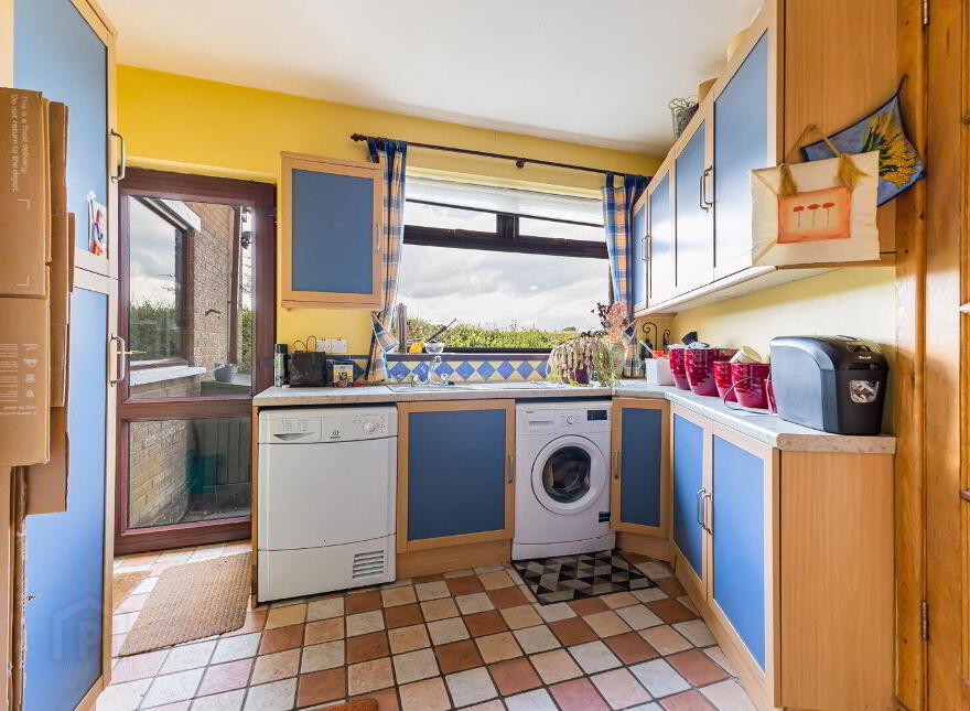 4 Glenhugh Crescent, Belfast, BT8 7PG