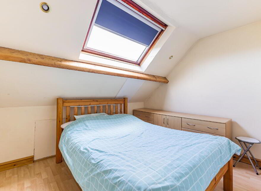 4 Glenhugh Crescent, Belfast, BT8 7PG