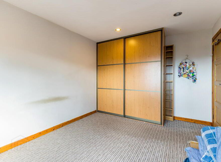 4 Glenhugh Crescent, Belfast, BT8 7PG