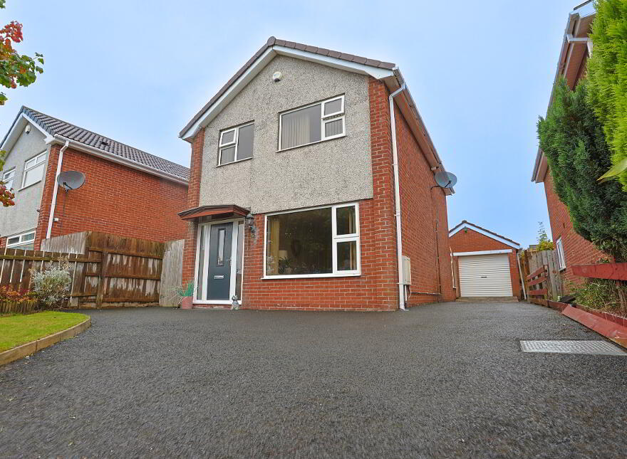 26 Fulmar Avenue, Lisburn, BT28 3HS photo