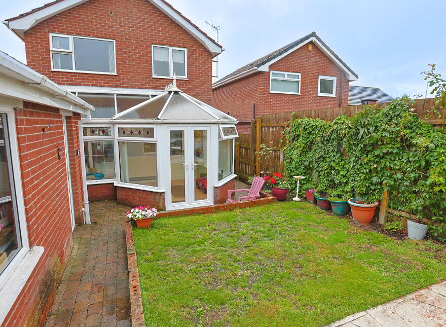 26 Fulmar Avenue, Lisburn, BT28 3HS