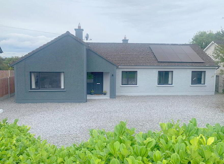 Oakwood House, St. Coleman's Terrace, Tullamore, Offaly, R35AY23
