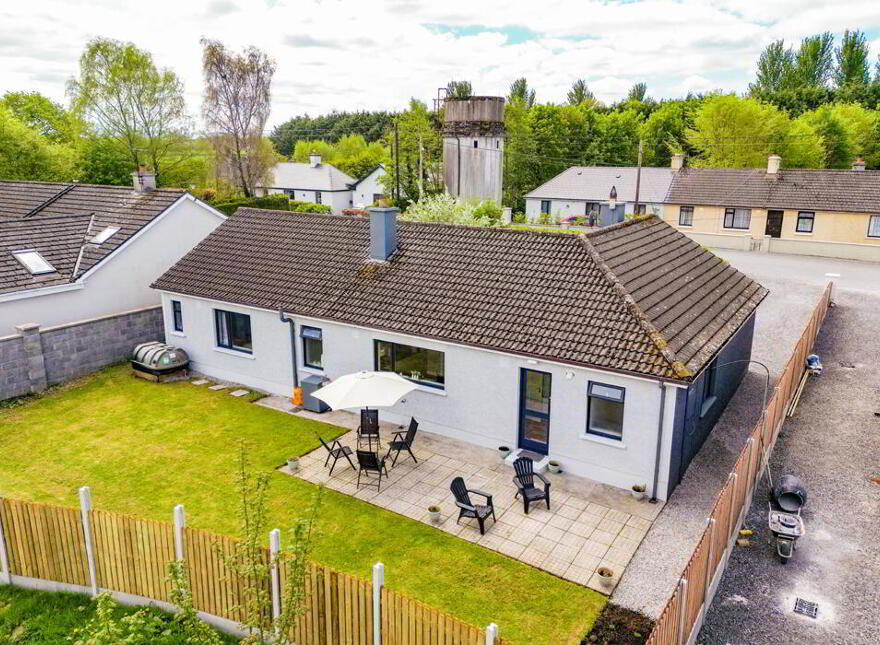 Oakwood House, St. Coleman's Terrace, Tullamore, Offaly, R35AY23