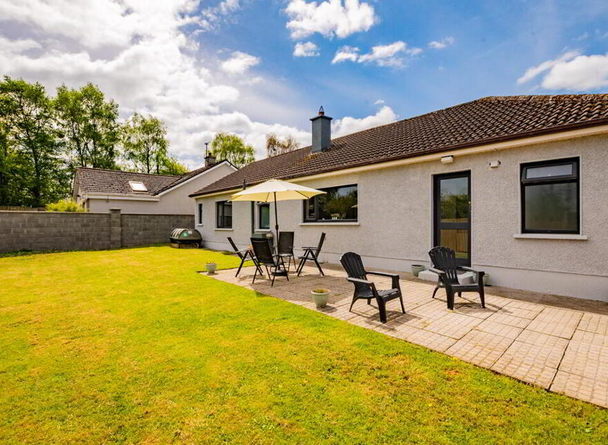 Oakwood House, St. Coleman's Terrace, Tullamore, Offaly, R35AY23