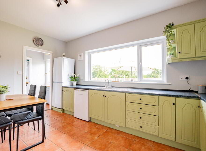 Oakwood House, St. Coleman's Terrace, Tullamore, Offaly, R35AY23