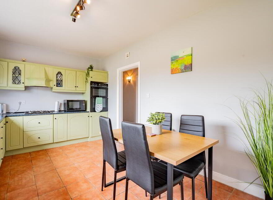 Oakwood House, St. Coleman's Terrace, Tullamore, Offaly, R35AY23