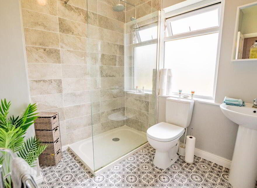 Oakwood House, St. Coleman's Terrace, Tullamore, Offaly, R35AY23