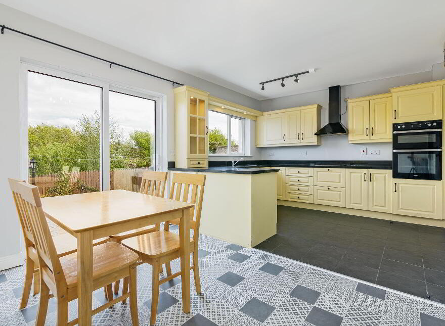31 Woodville Court, Second Sea Road, Sligo Town
