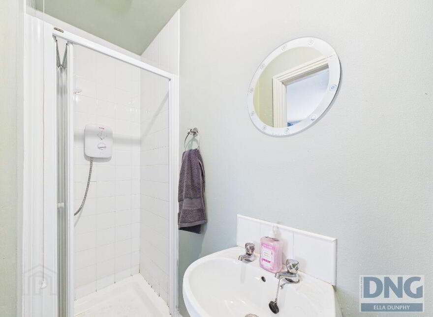 27 Lintown Avenue, Lintown Hall, R95