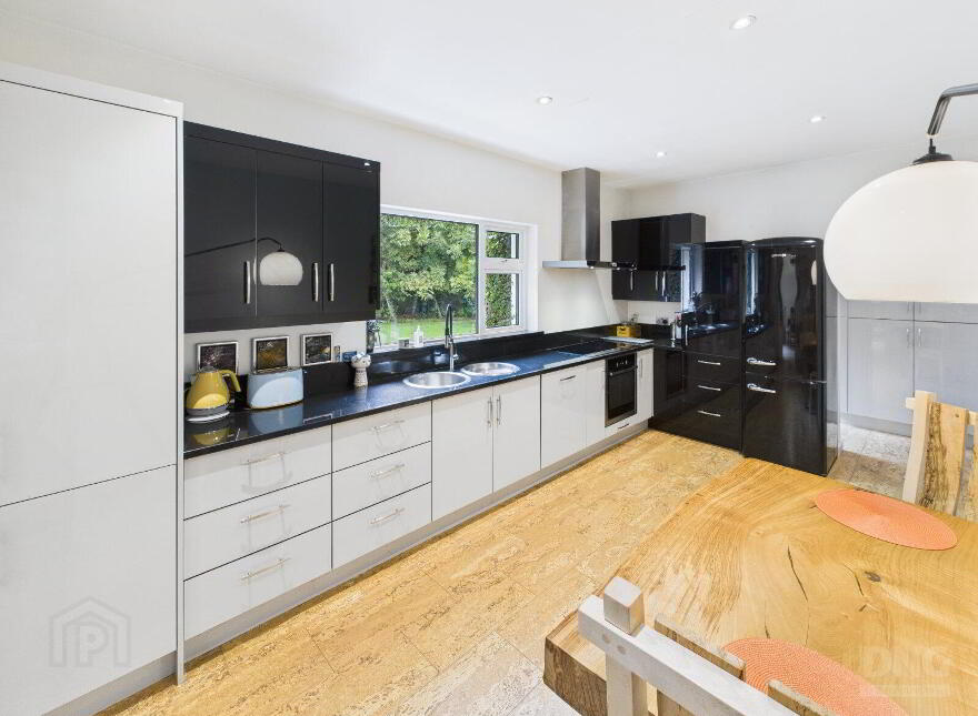 Avoca, 19 Ashley Court, Tullamore, R35AE20