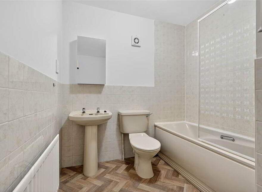17 Lockside Court, Off Lockview Road, Stranmillis, Belfast, BT9 5GQ