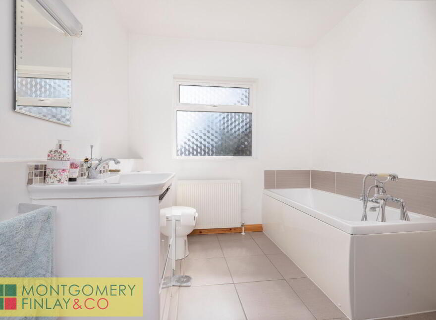 33 Enniskillen Road, Enniskillen, Lisbellaw, BT94 5DF
