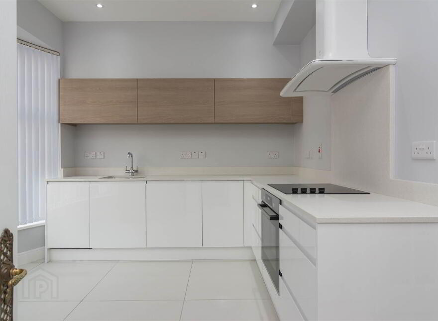 2 Thornhill Malone , BELFAST, Belfast, BT9 6SS