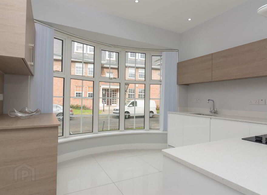 2 Thornhill Malone , BELFAST, Belfast, BT9 6SS
