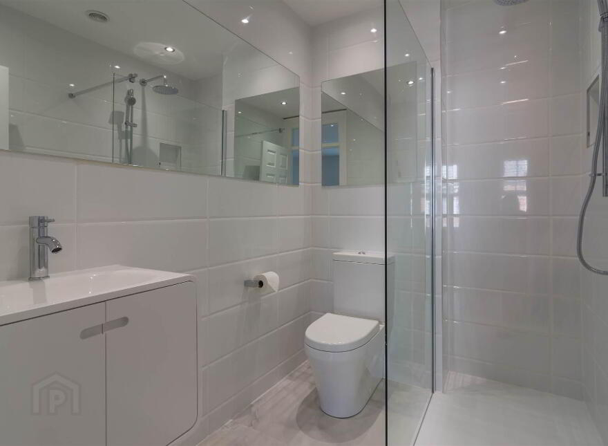 2 Thornhill Malone , BELFAST, Belfast, BT9 6SS