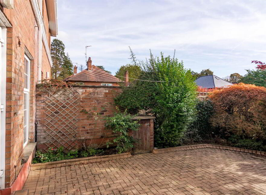 2 Thornhill Malone , BELFAST, Belfast, BT9 6SS