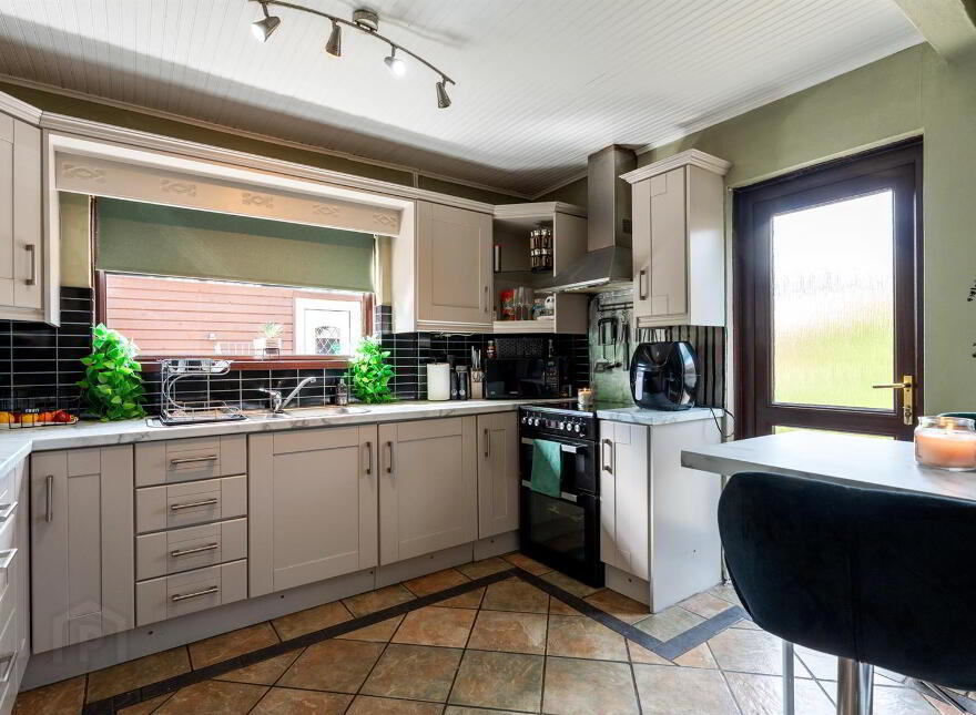 3 Knocknagoney Park, Belfast, BT4 2PT