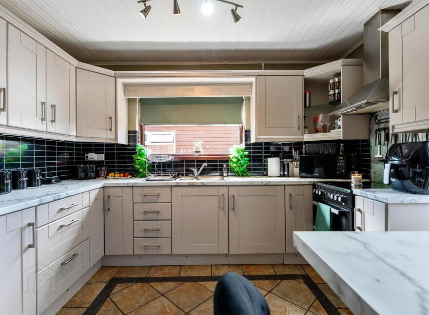 3 Knocknagoney Park, Belfast, BT4 2PT