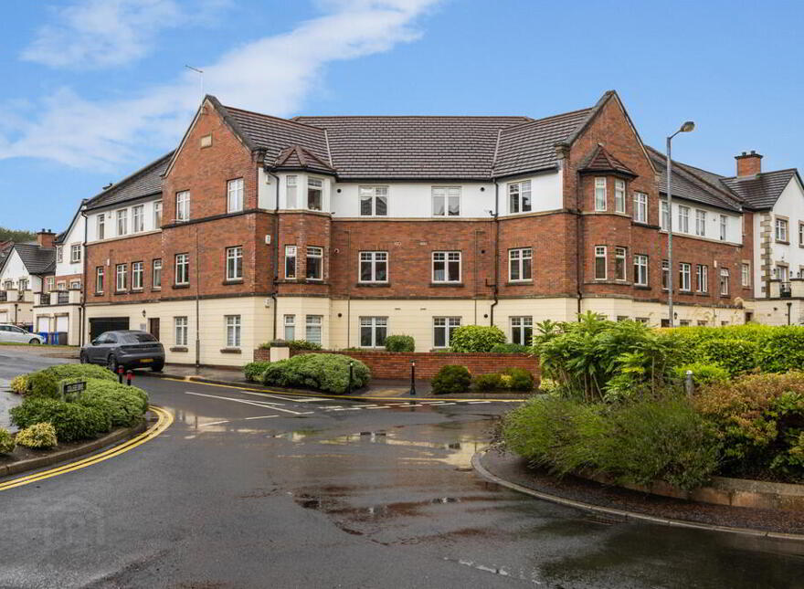 8 Academy House, College Drive, Wellington Square, Belfast, BT7 3LF